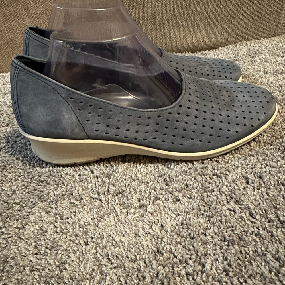 Ecco Women’s Blue Suede Loafers‎ Size 41=10